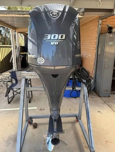 Yamaha Pre-owned F300 4 Stroke Outboard thumbnail 2