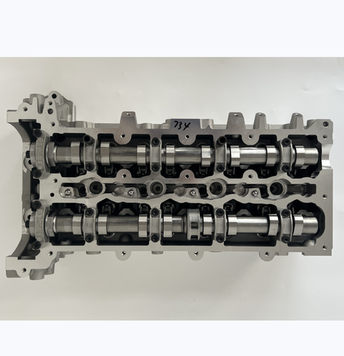 Mercedes-Benz OM651 Complete Cylinder Head Assembly — photo 1