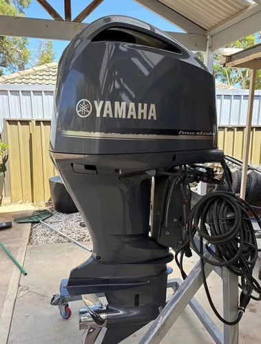 Yamaha Pre-owned F300 4 Stroke Outboard thumbnail 4