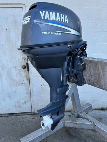 Yamaha Pre Owned 25HP 4-Stroke Outboard Motor thumbnail 3