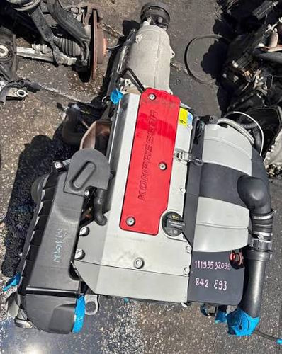 C200k Red 111 ENGINE — photo 1