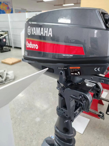 Yamaha New  8hp 2 Stroke Outboard thumbnail 3