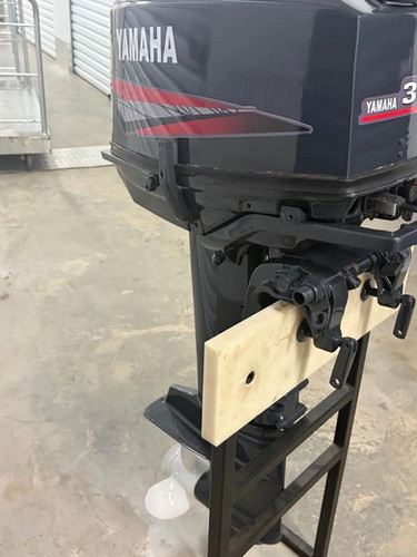 Yamaha Pre Owned 30HP 2-Stroke Outboard Motor thumbnail 2