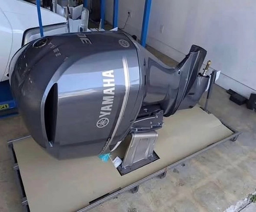 Yamaha New 300hp 4 Stroke Outboard Motor thumbnail 2