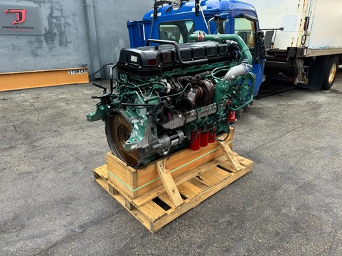 2014 Volvo D13 Diesel Engine, EPA13, D13J, Fam # EVPTH12.8G01, 12.8L, 425HP thumbnail 3