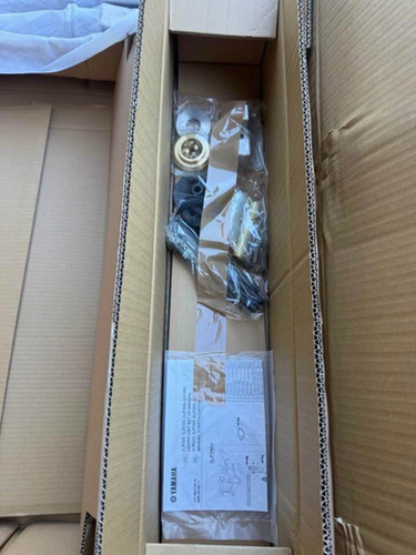 Yamaha New F350 V8 30 shaft lower unit. Outboard Motor thumbnail 2