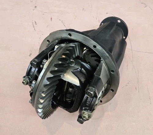 1993-1997 Land Cruiser FJ80 Front Differential 4.10 Diff Carrier 3rd Member OEM thumbnail 2