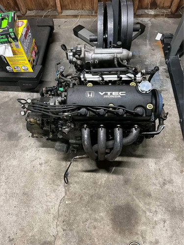 Honda D16z6 engine thumbnail 2