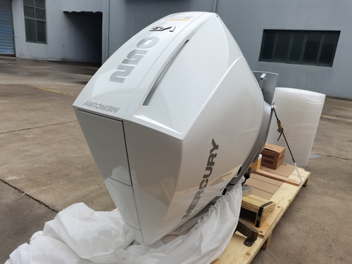 Mercury Verado 300HP V8 Four-Stroke Outboard Motor — photo 1
