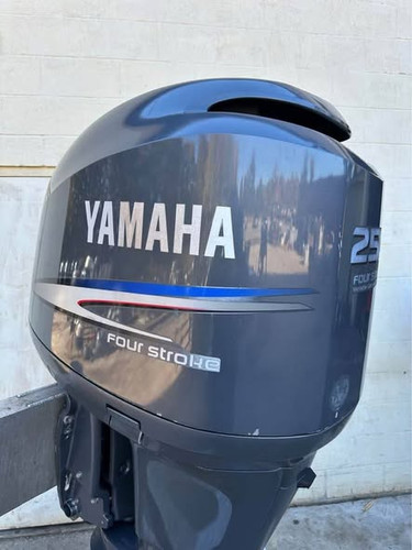 Yamaha Pre-owned F250TXR 4 Stroke  Outboard Motor thumbnail 2