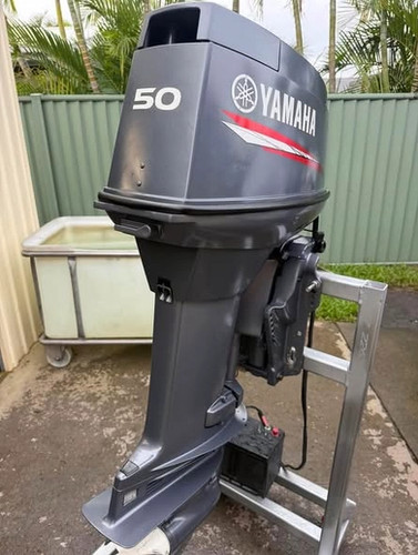 Yamaha Pre-owned 50hp 2 Stroke Outboard thumbnail 2