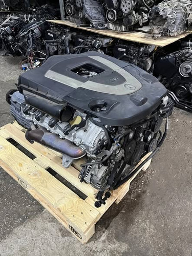 Mercedes-Benz AMG M156 6.2L Engine thumbnail 2