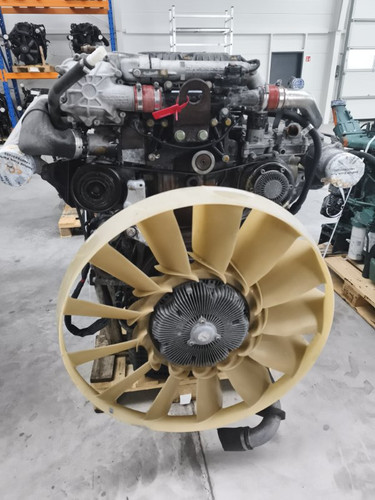 Mercedes-Benz OM471LA engine thumbnail 2