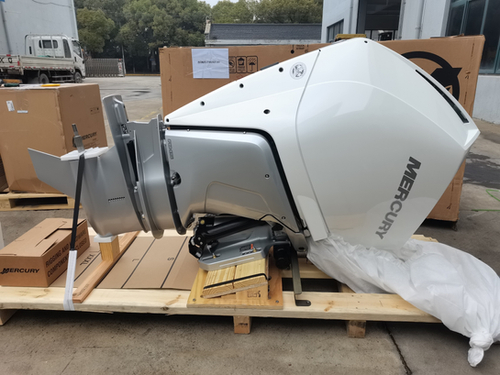 Mercury Verado 300HP V8 Four-Stroke Outboard Motor thumbnail 2