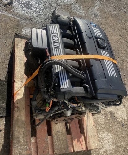 BMW 330i engine thumbnail 2