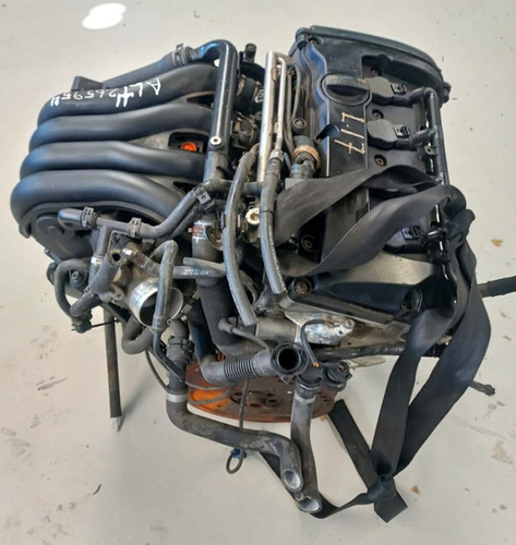 Audi A4 2.0L 4-Cylinder Petrol Complete Engine Assembly — photo 1