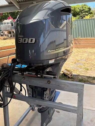 Yamaha Pre-owned F300 4 Stroke Outboard thumbnail 3